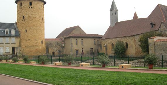 tour Philippe Auguste et prieuré